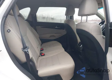 2019 Kia Sorento 2.4L Lx from USA, damaged, VIN 5XYPG4A39KG565693